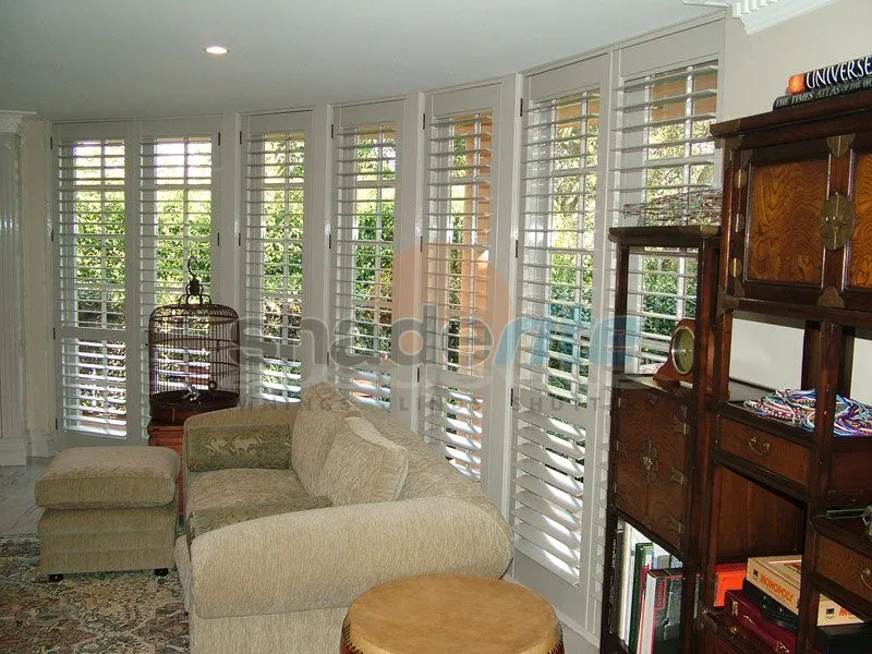 Timber plantation shutters
